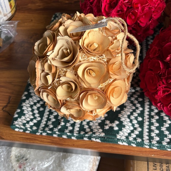 Christmas kissing balls - Picture 3 of 11